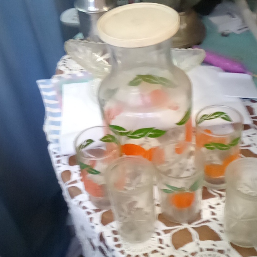 VINTAGE 60'S JUICE JAR/LID and GLASSES